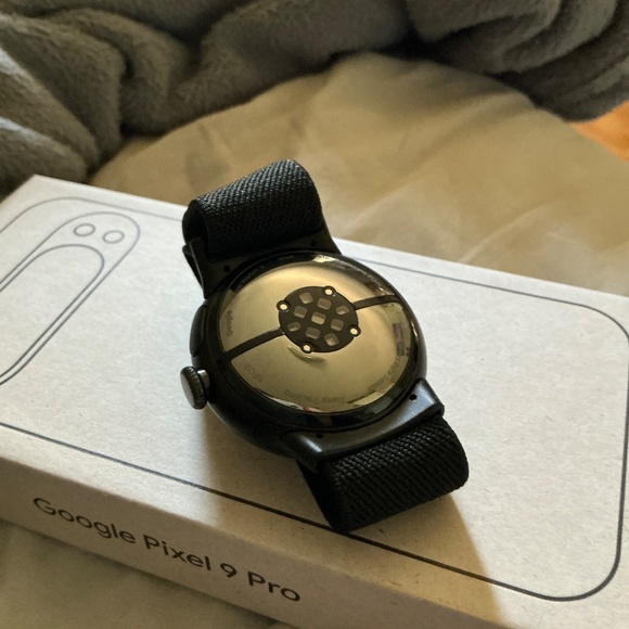 Google Pixel 9 pro with Google pixel watch 2 - Picture 7 of 7
